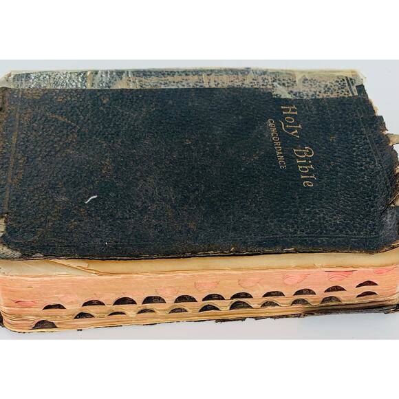 KJV Bible Thumb Index Holy Word Concordance Copywrite 1945 USA Made Imperfect - Picture 4 of 8